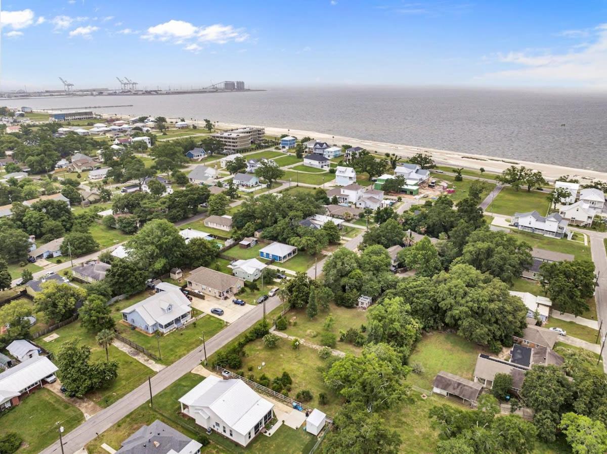 Bare Feet Bungalow -Close To Beach & Dog Friendly Gulfport Exterior foto